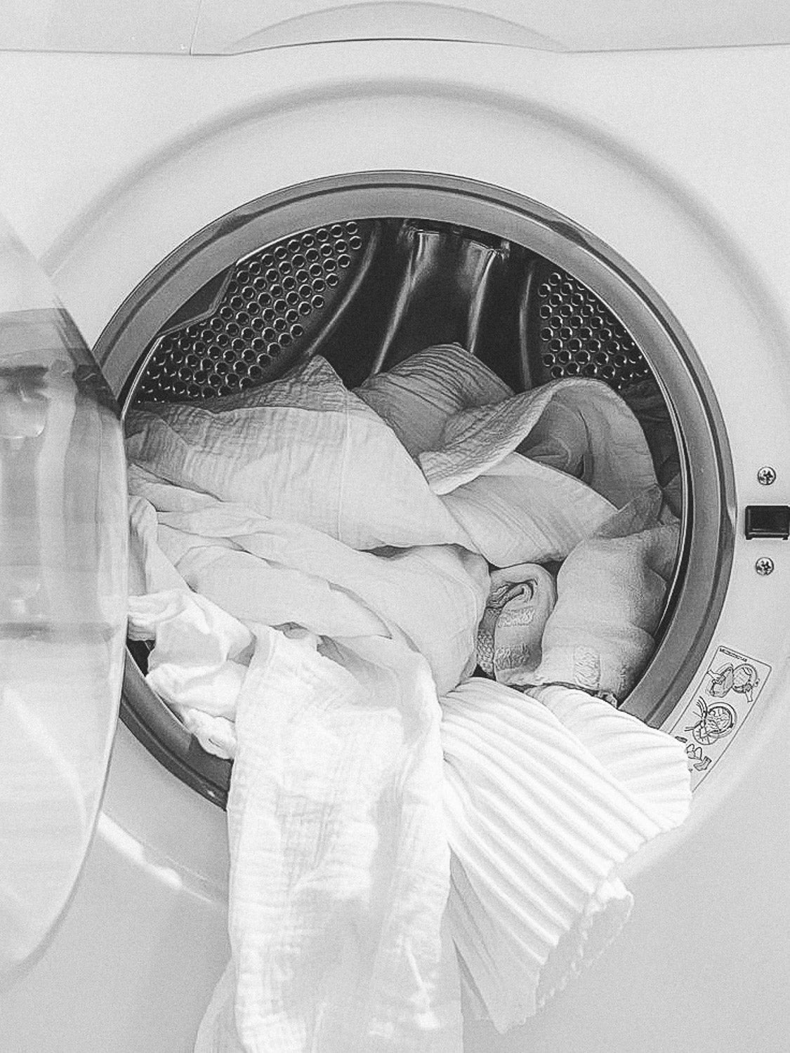 Do Essential Oils Belong in Laundry Detergent?